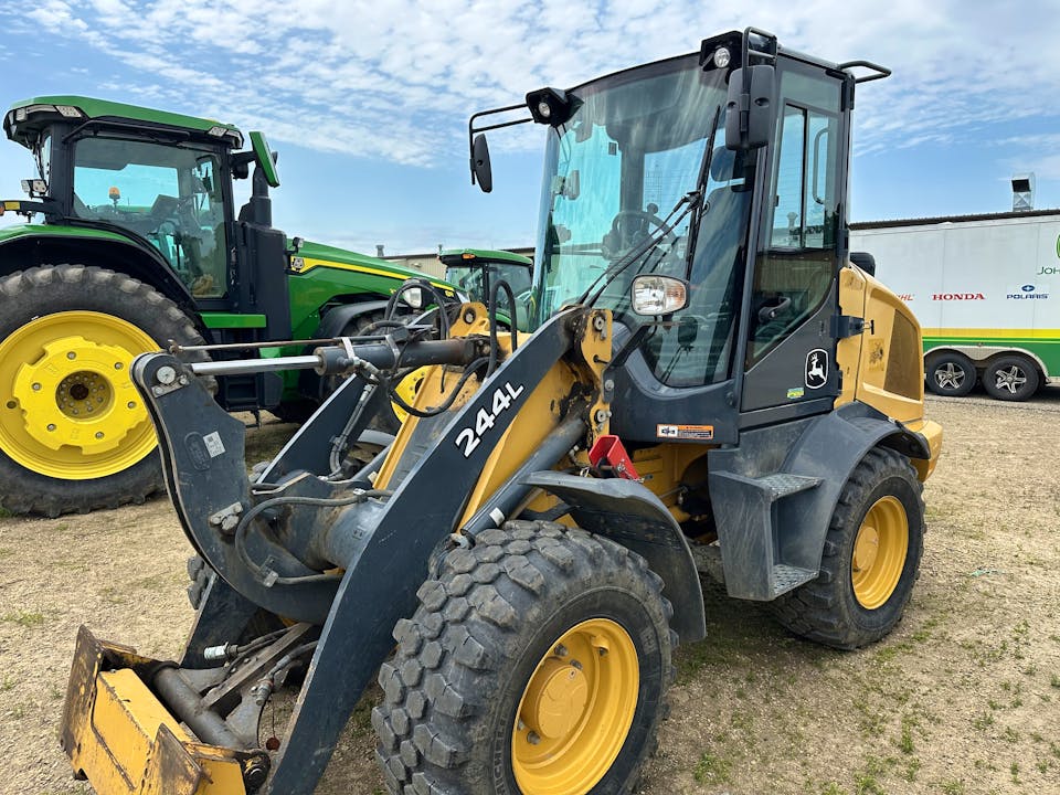 John Deere 244L