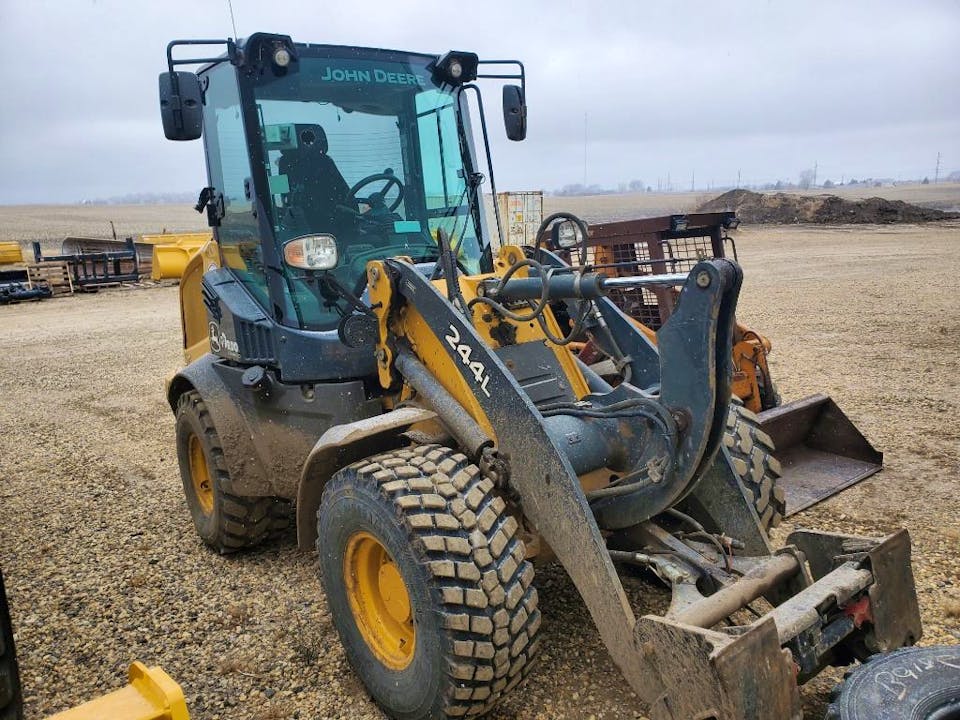 John Deere 244L