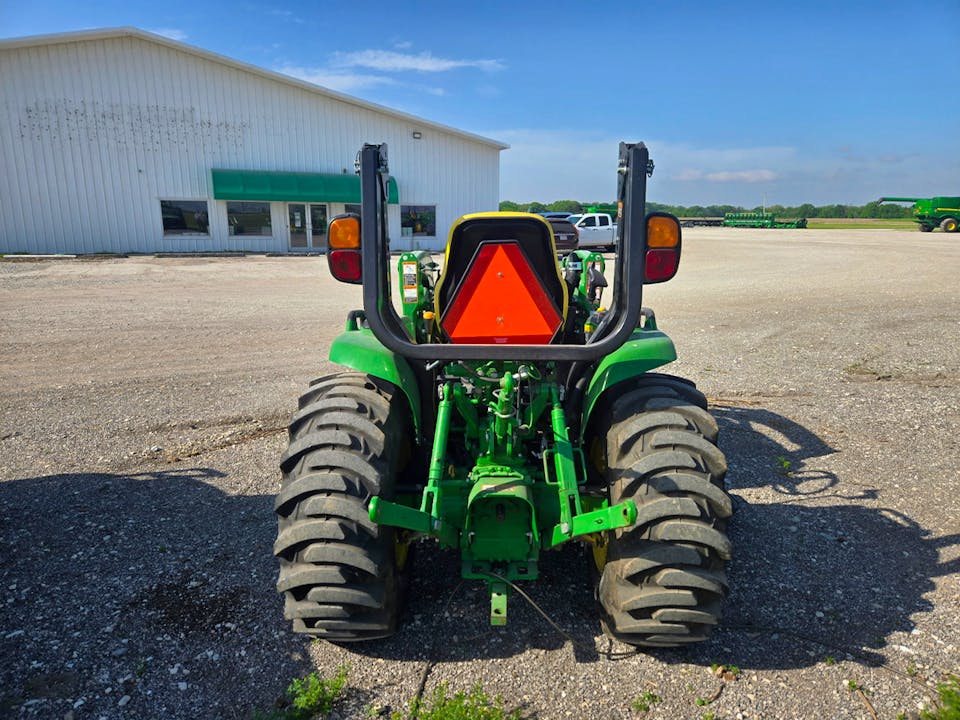 John Deere 3039R