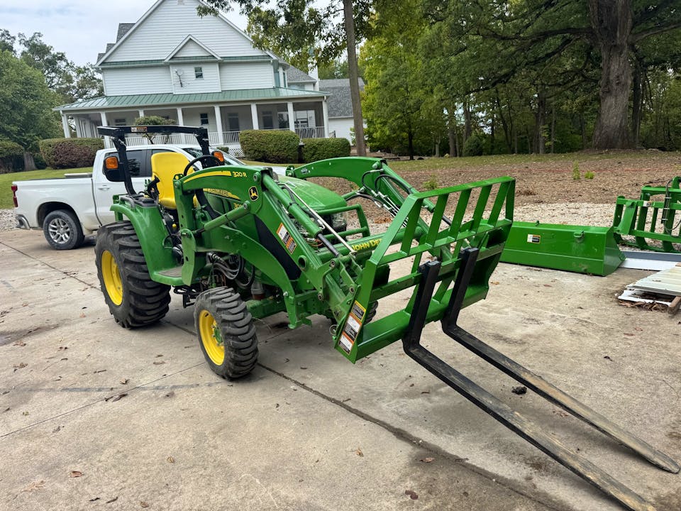 John Deere 3039R