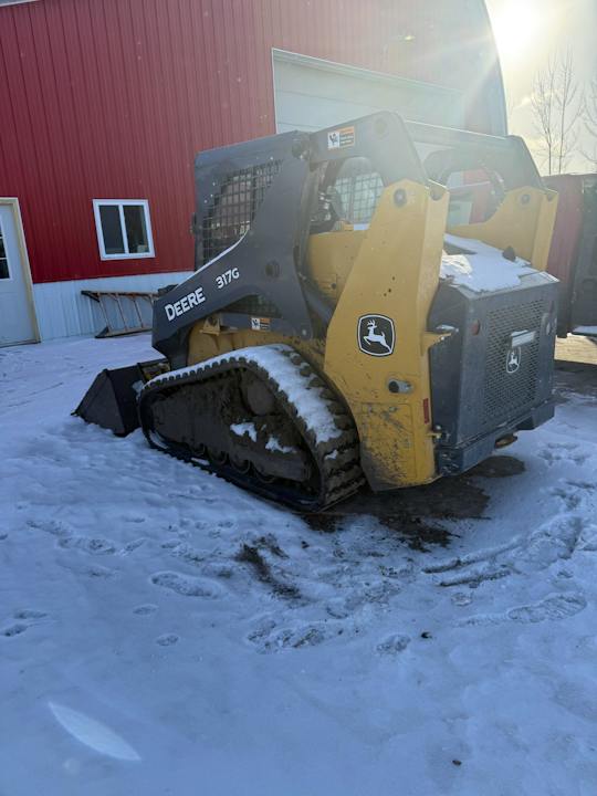 John Deere 317G