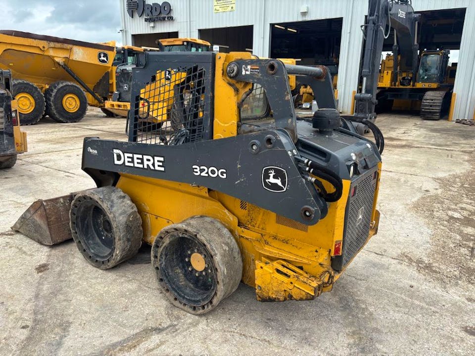 John Deere 320G
