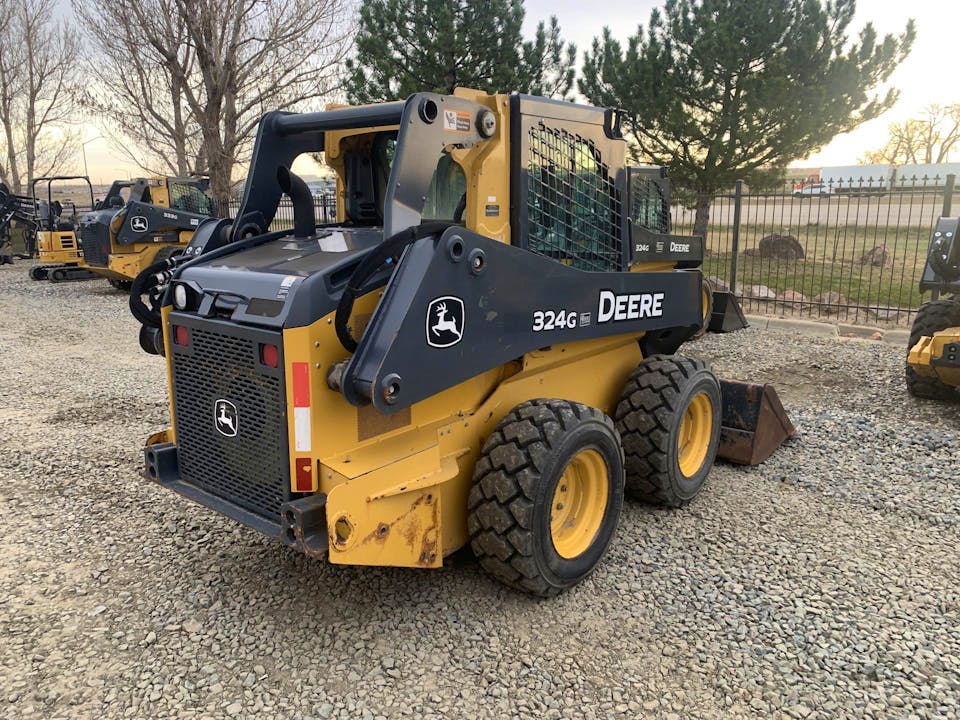 John Deere 324G