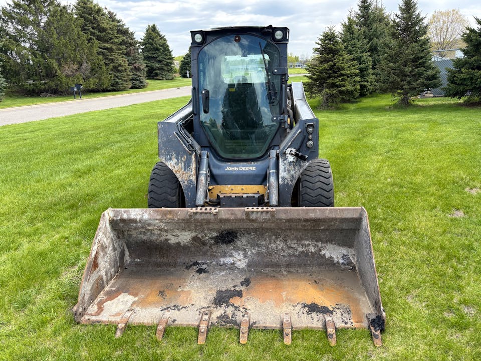 John Deere 324G