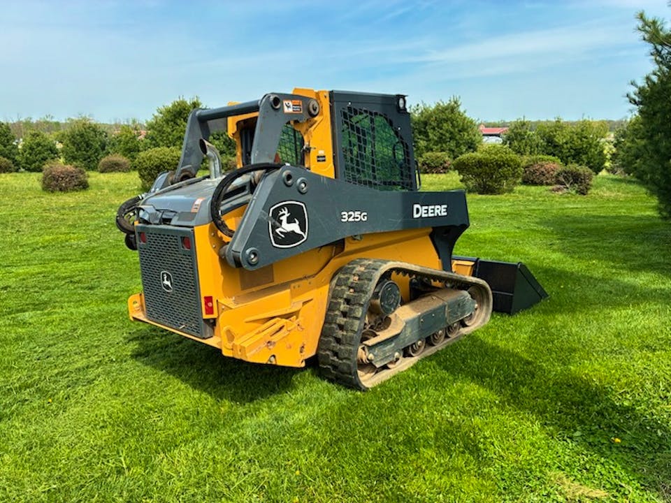 John Deere 325G