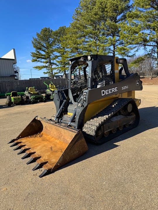 John Deere 325G