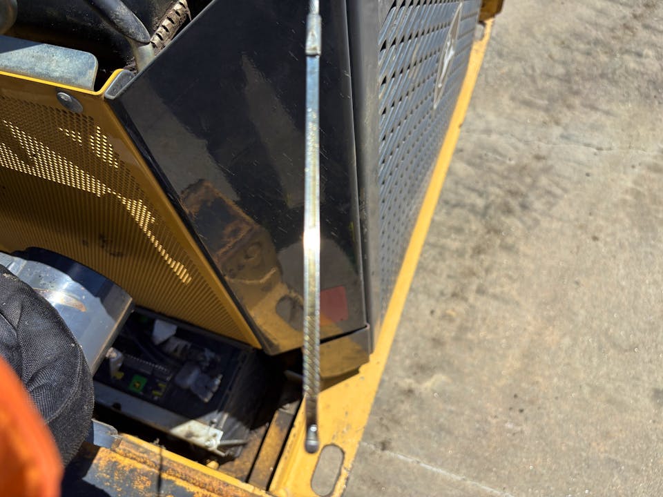 John Deere 331G