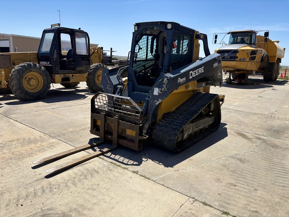John Deere 331G
