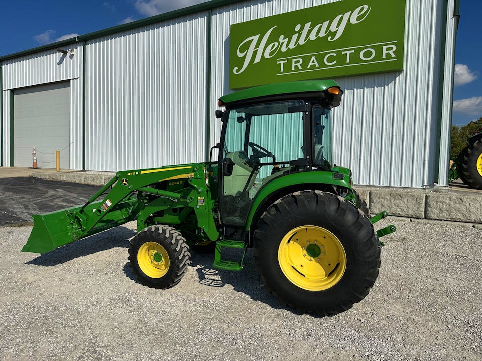 John Deere 4044R