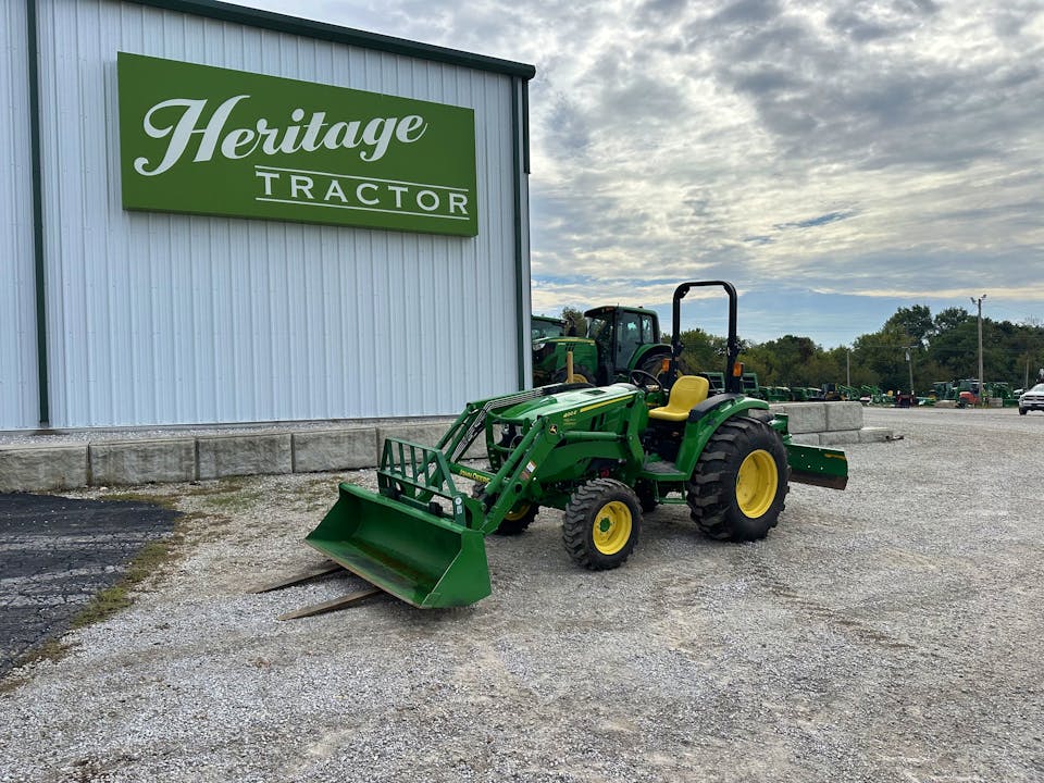 John Deere 4052M