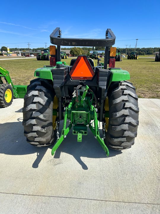 John Deere 4066M