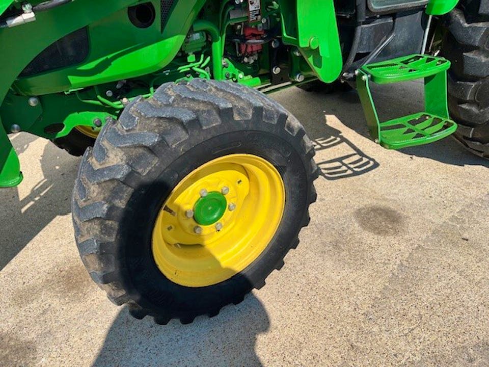 John Deere 4066R