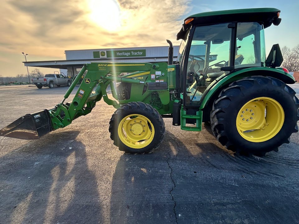 John Deere 5075E