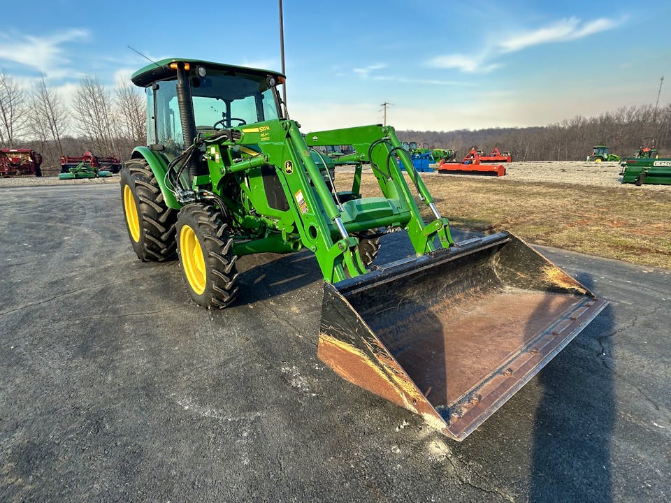 John Deere 5075E