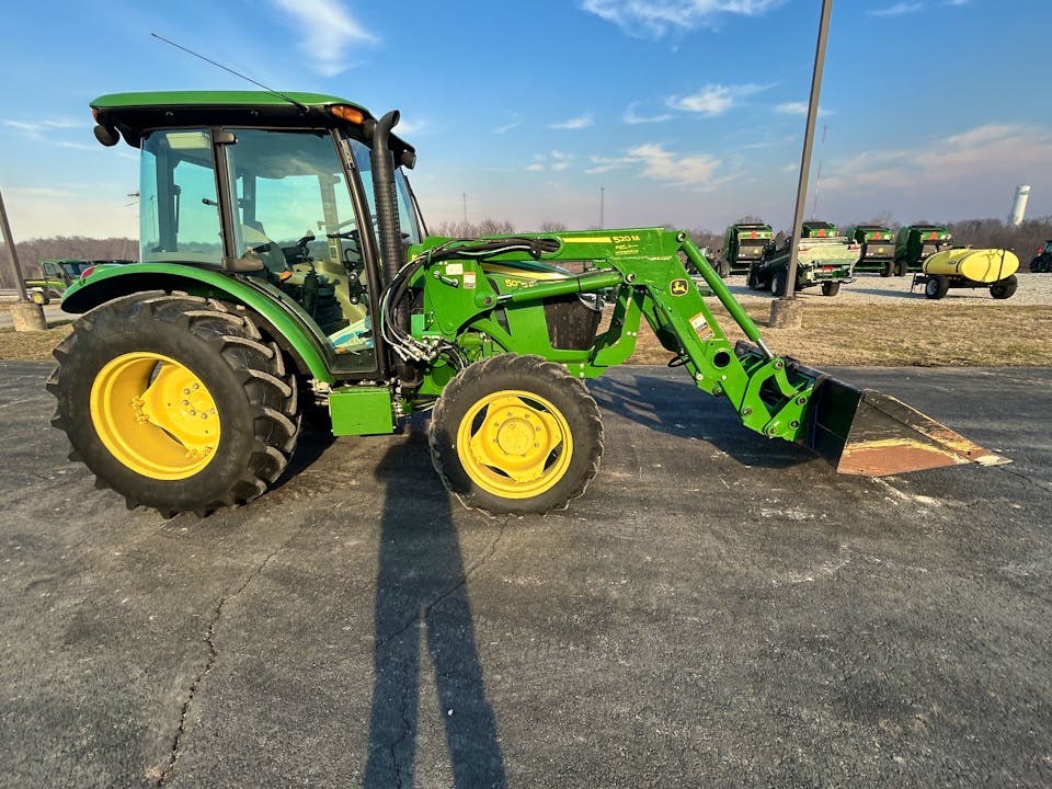 John Deere 5075E