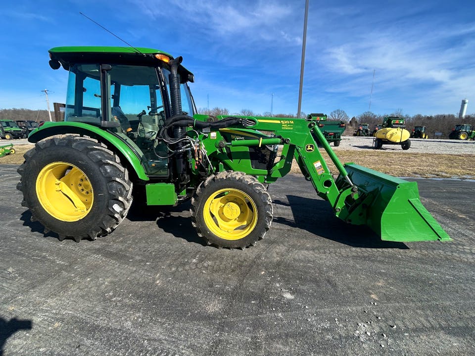 John Deere 5075E