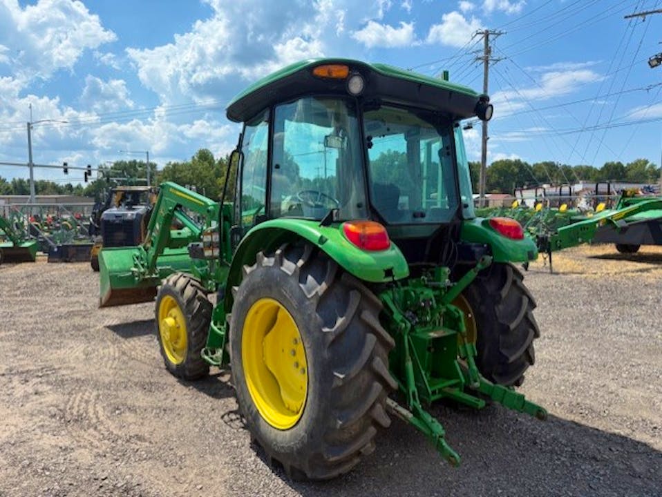 John Deere 5075E