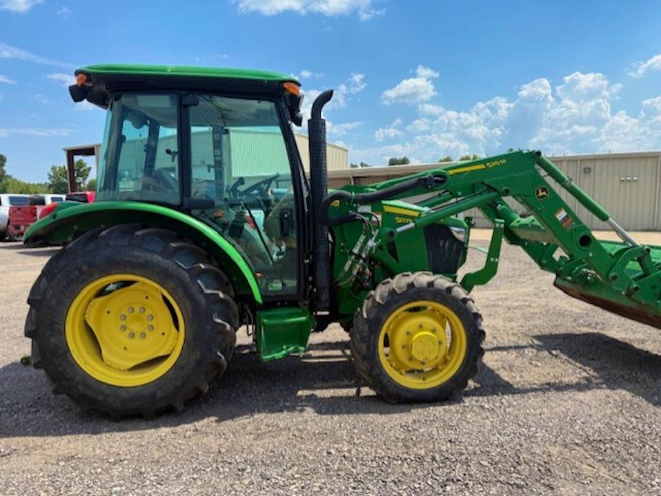 John Deere 5075E