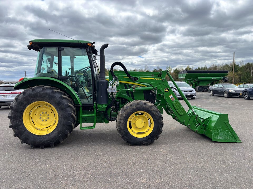 John Deere 5115M