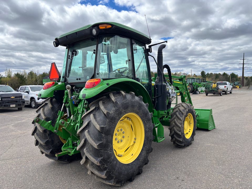 John Deere 5115M