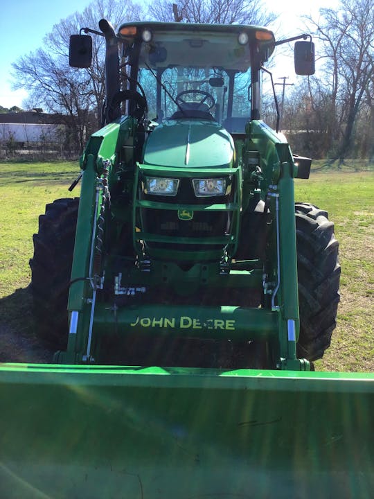 John Deere 5115M