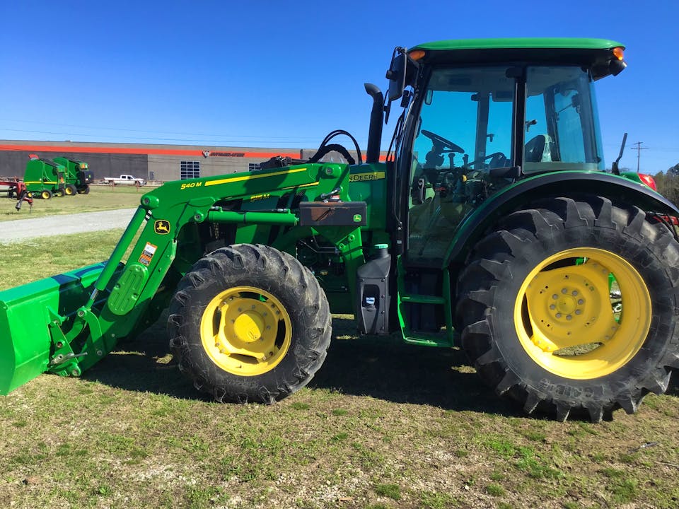 John Deere 5115M