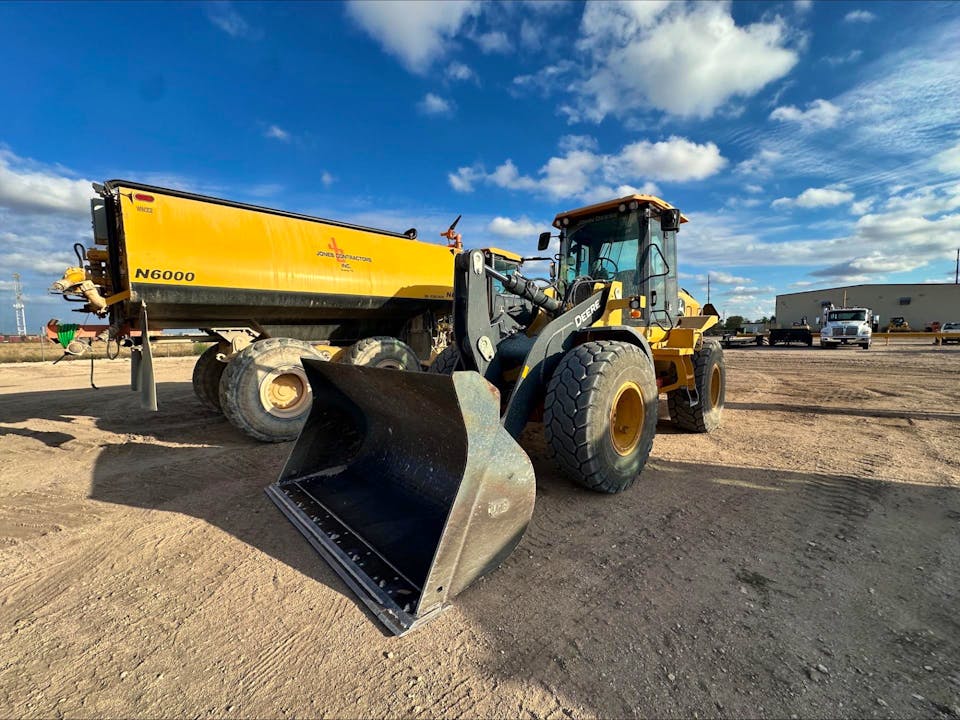 John Deere 544L