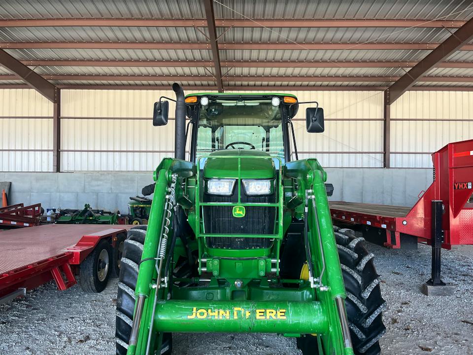 John Deere 6105E