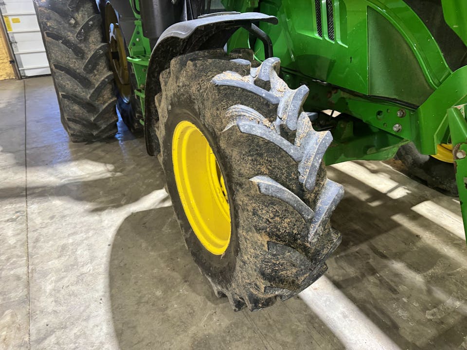 John Deere 6130R