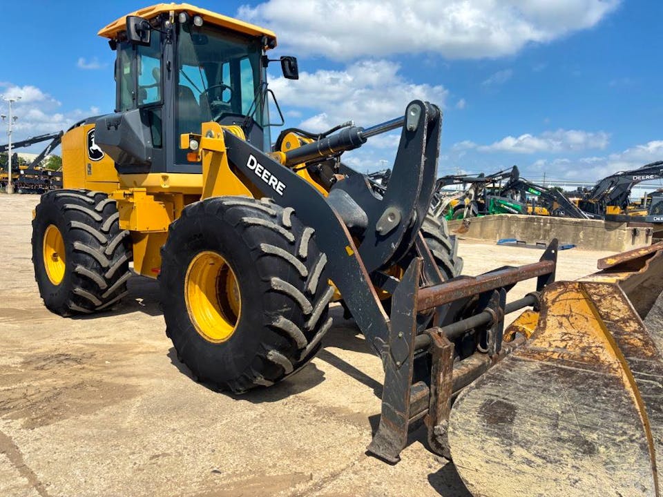 John Deere 624L