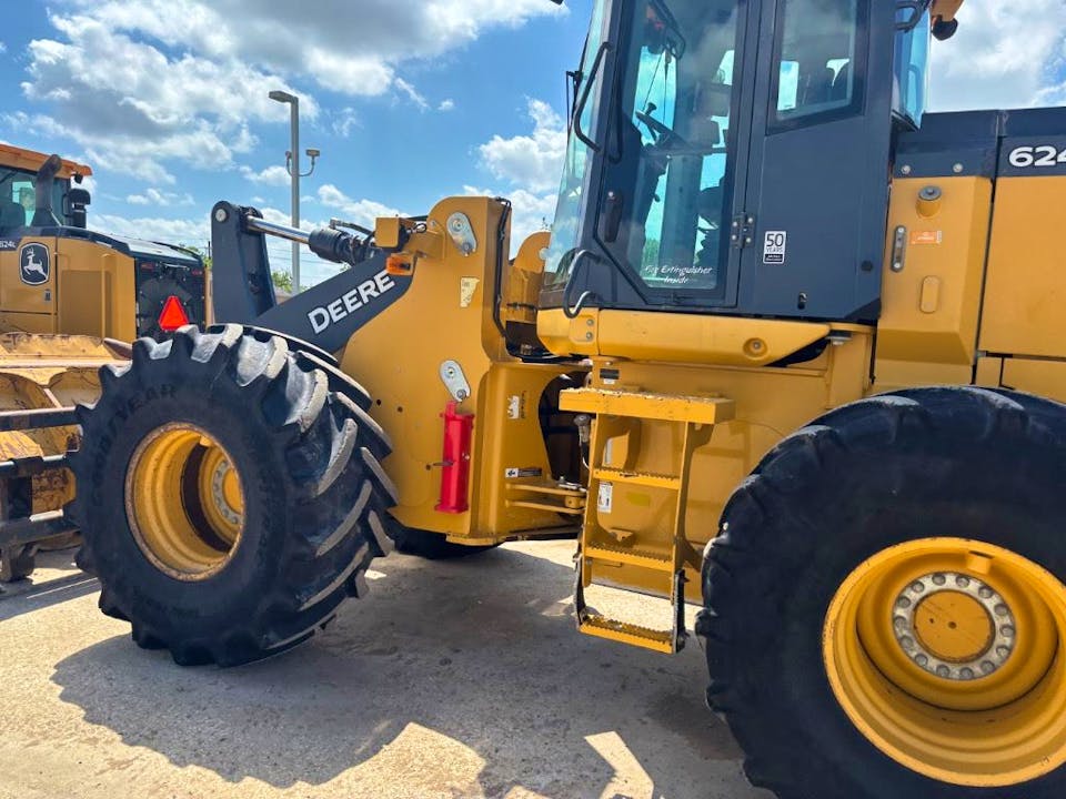 John Deere 624L