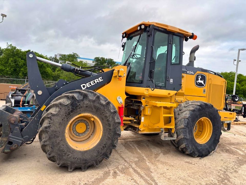 John Deere 624L