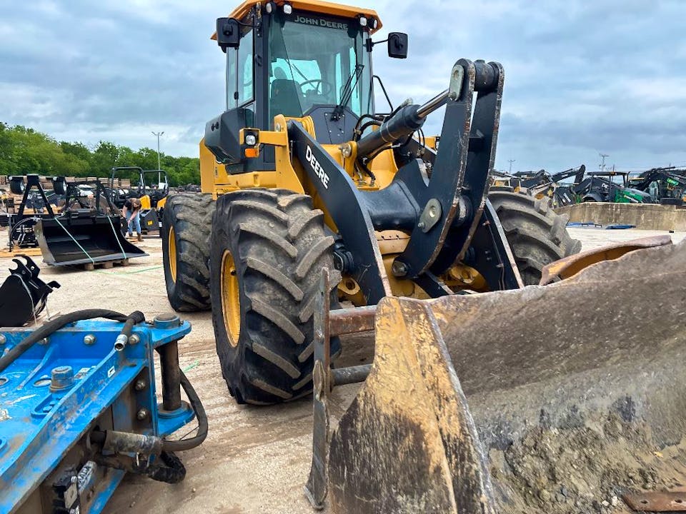 John Deere 624L