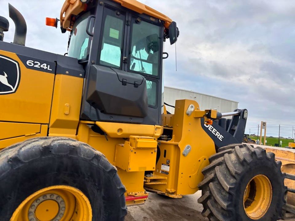 John Deere 624L