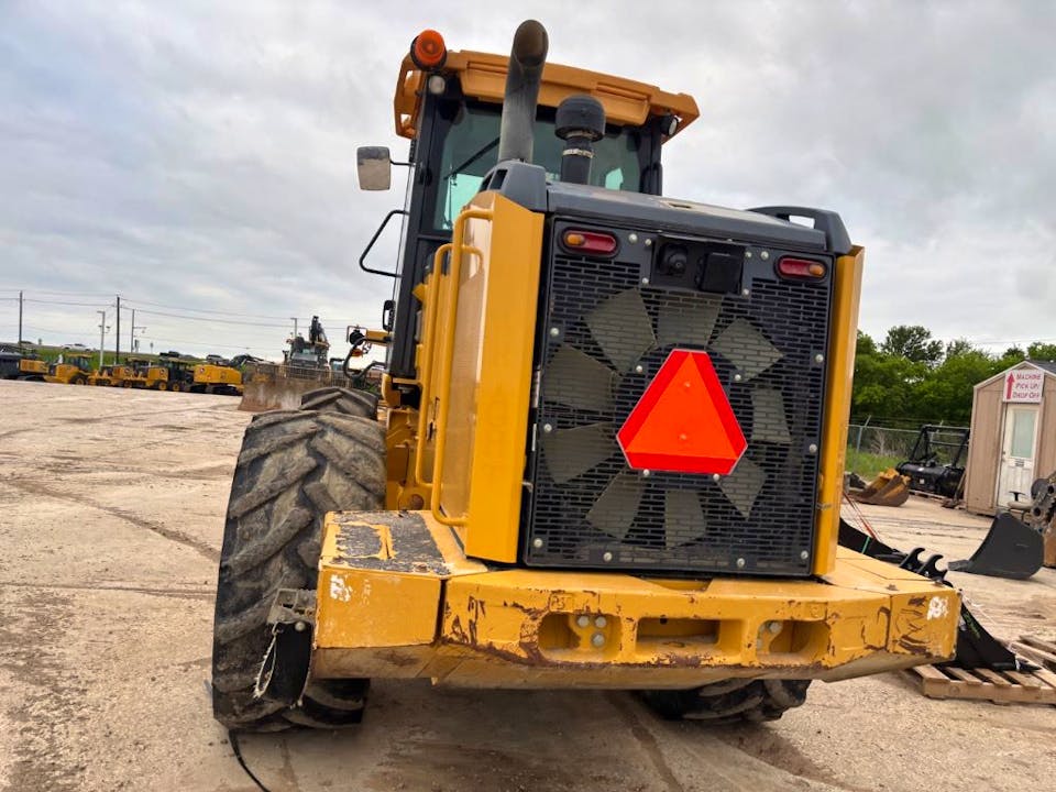 John Deere 624L