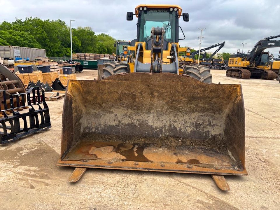 John Deere 624L