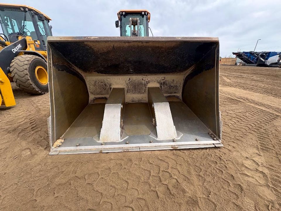 John Deere 624L