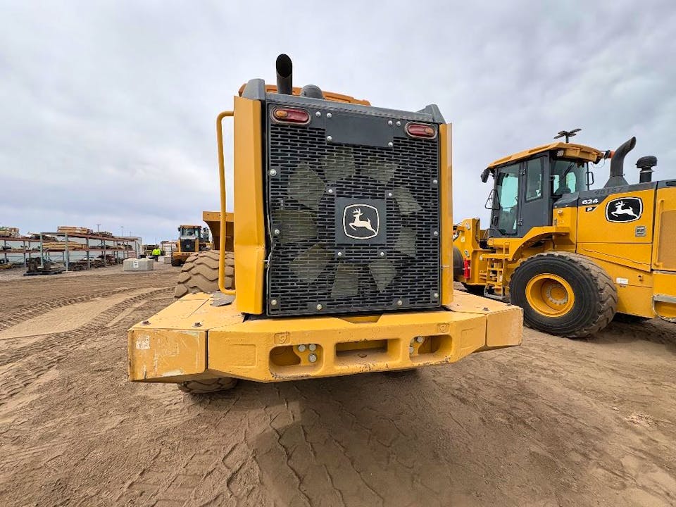 John Deere 624L