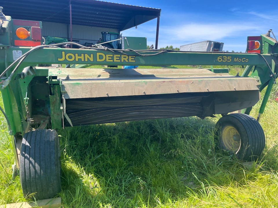 John Deere 635