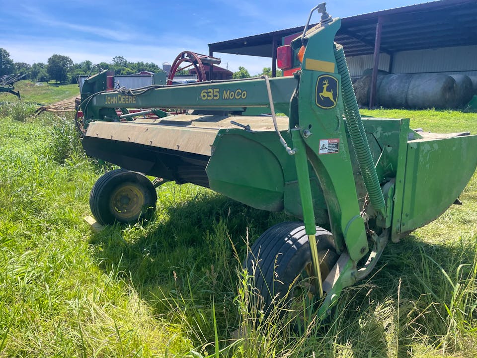 John Deere 635