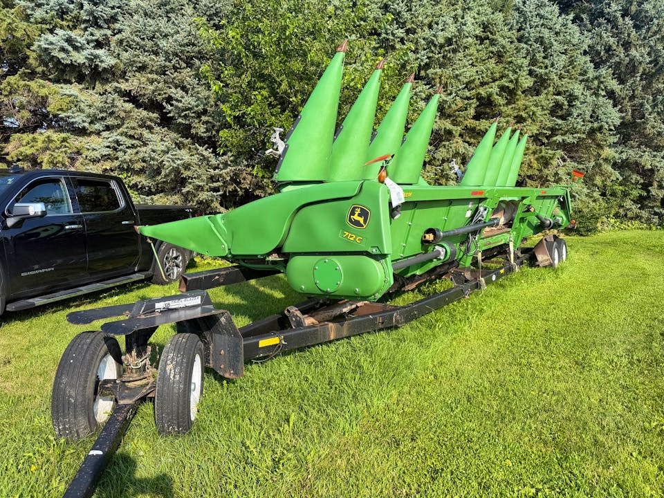 John Deere 712C