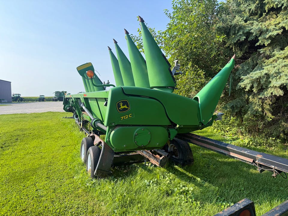 John Deere 712C