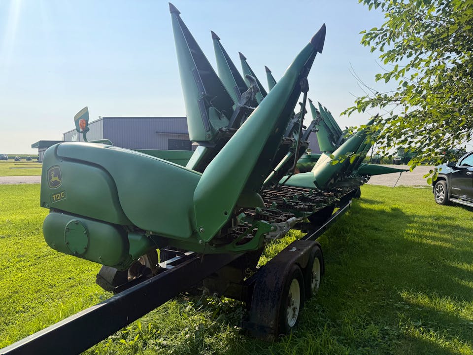John Deere 712C