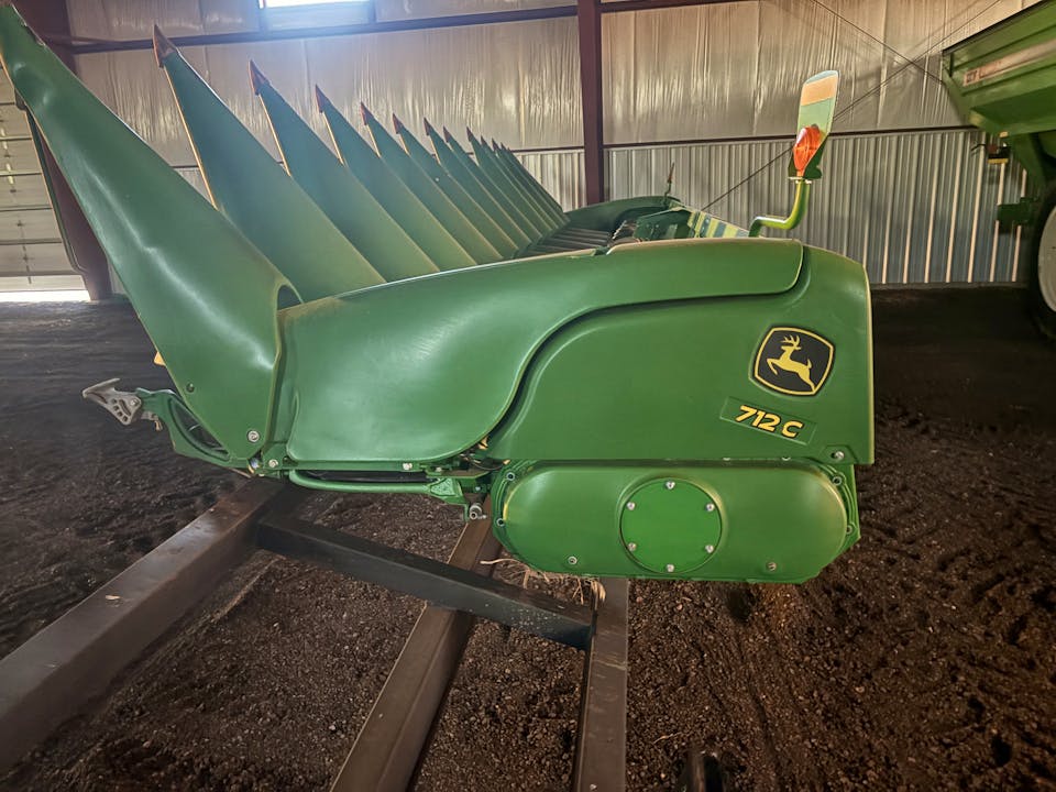 John Deere 712C