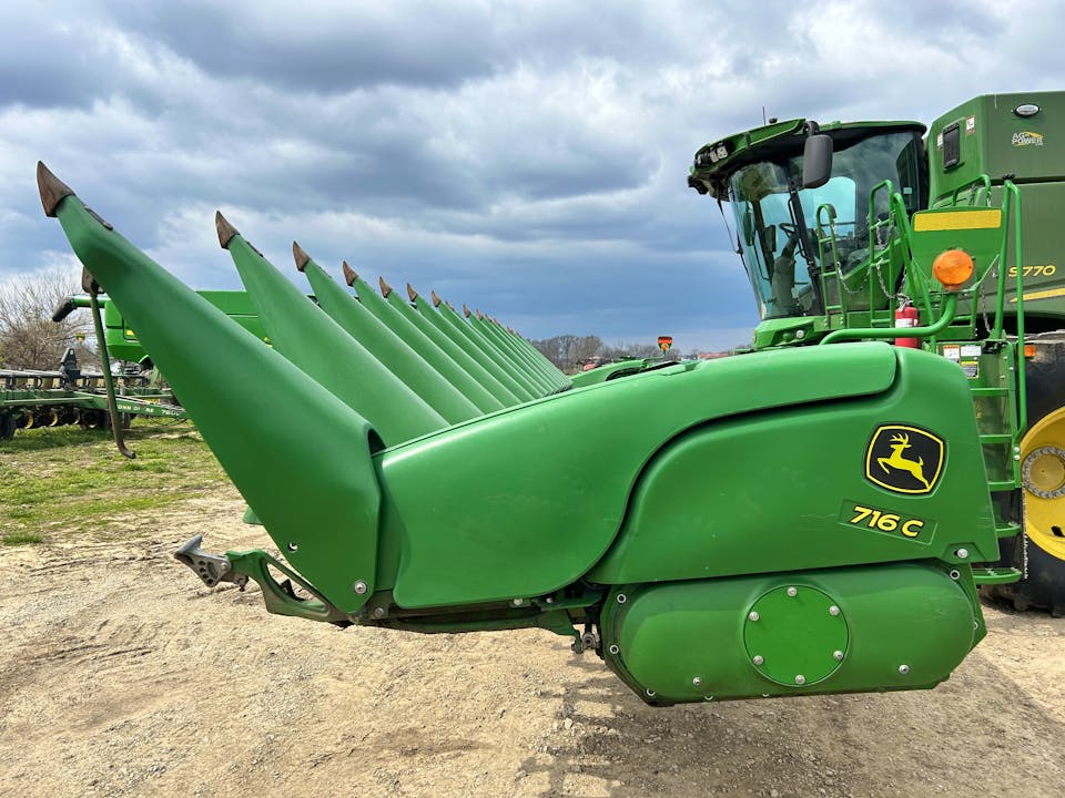 John Deere 716C