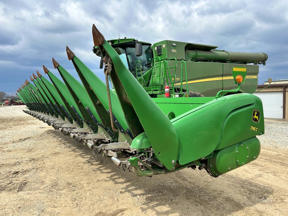 John Deere 716C