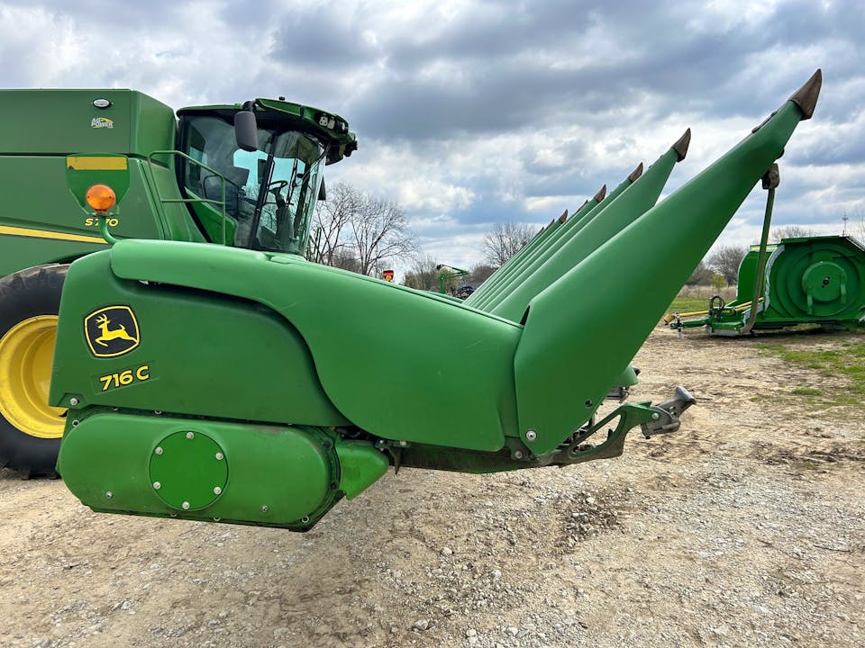 John Deere 716C