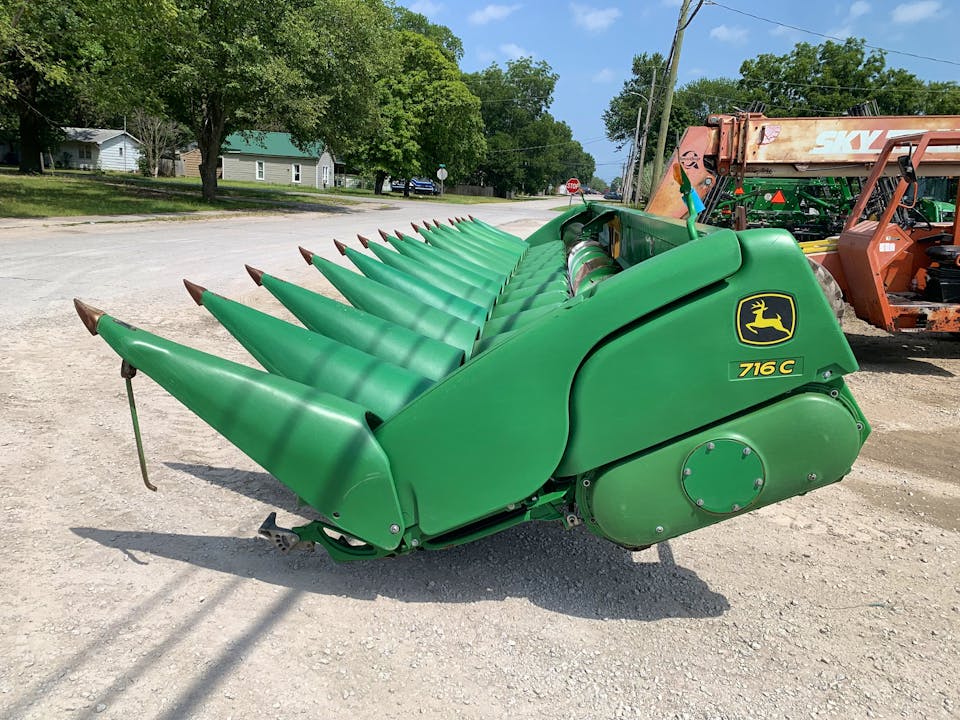 John Deere 716C