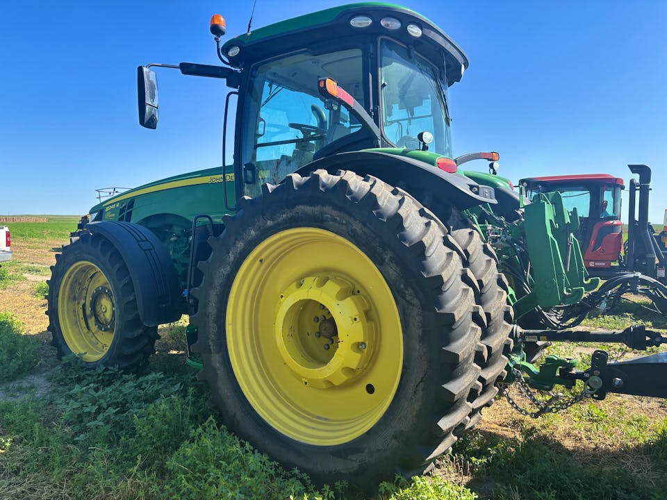 John Deere 8245R