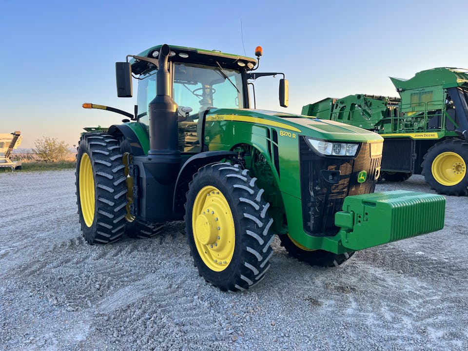 John Deere 8270R